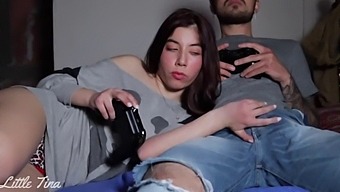 Teen Amateur Girlfriend Gives A Handjob To Win Fifa And Gets Analed By Friend