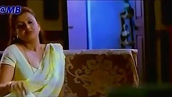 Desi Aunty With Big Tits In Indian Porn Video