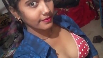 Desi Village Girl In Red Dress Changes Her Pussy In Public