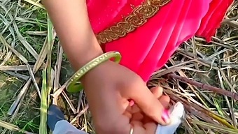 Bhabhi Caught In The Act In The Fields, Indian Outdoor Sex