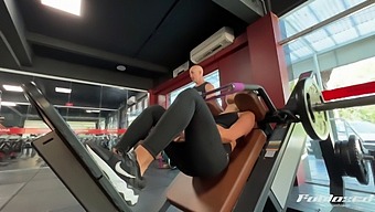 Teen With Big Ass And Tattooed Body In Solo Video