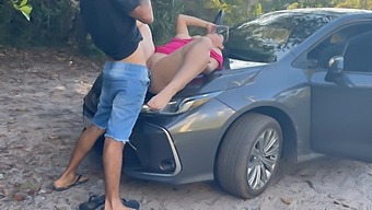 レストランで大きなラテン系のチンポとの公共のセックス