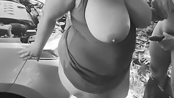 Hot And Natural Latina Stepmom Shows Off Her Big Booty In The Park